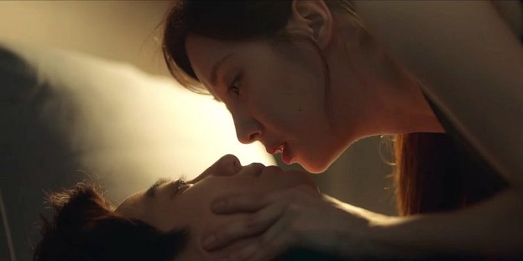 Tình Yêu Và Trói Buộc - Love and Leashes (2022)